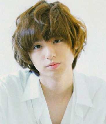 ズラ疑惑 伊野尾慧 おでこ広すぎてハゲてると話題 カツラの真相を画像で検証